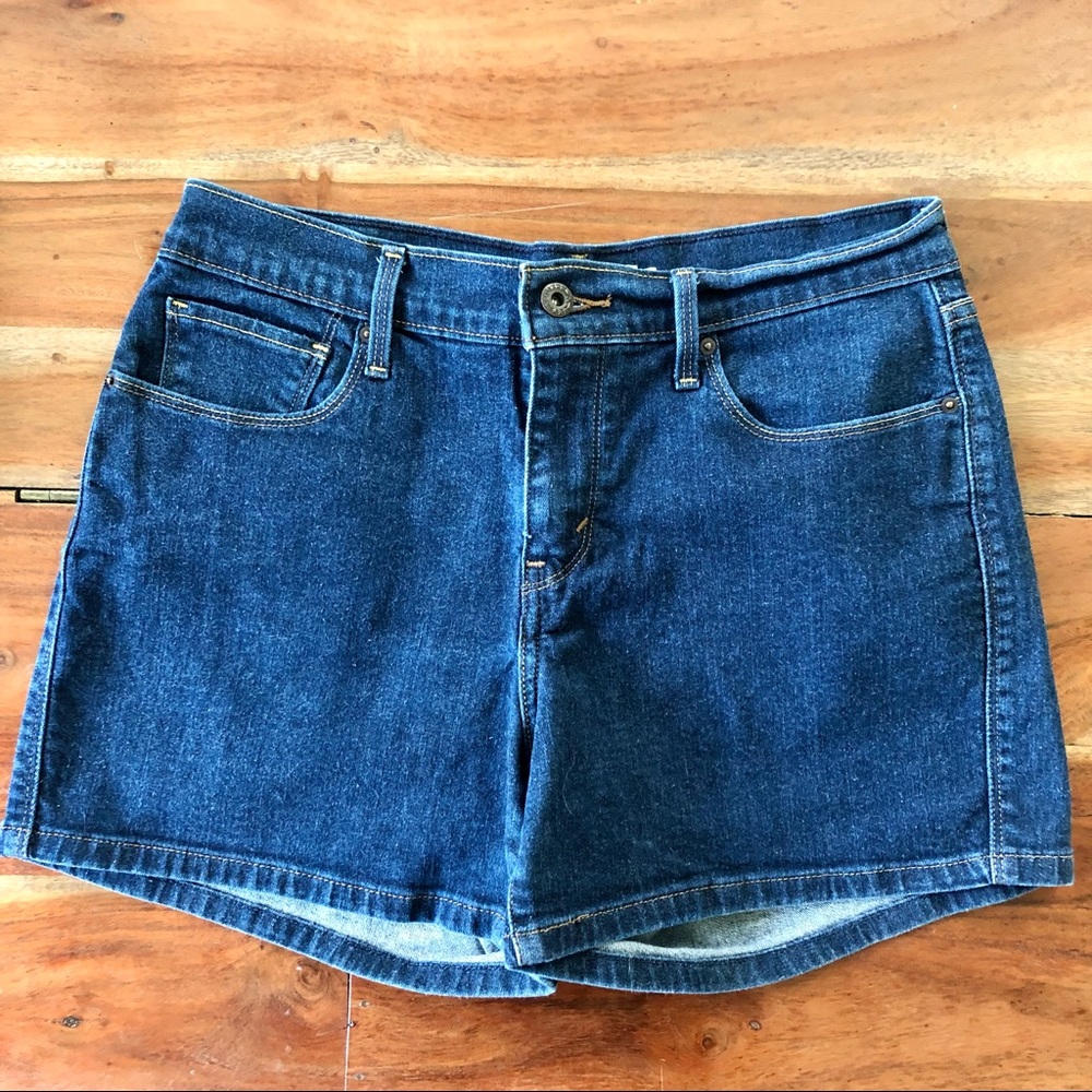 Levi’s boyfriend denim shorts